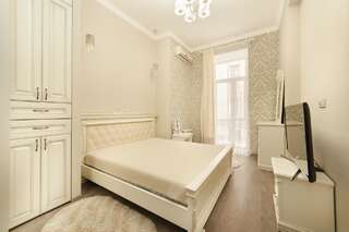 Апартаменты 13 Deribasivska str Luxury Apartment Одесса Апартаменты с 2 спальнями-1